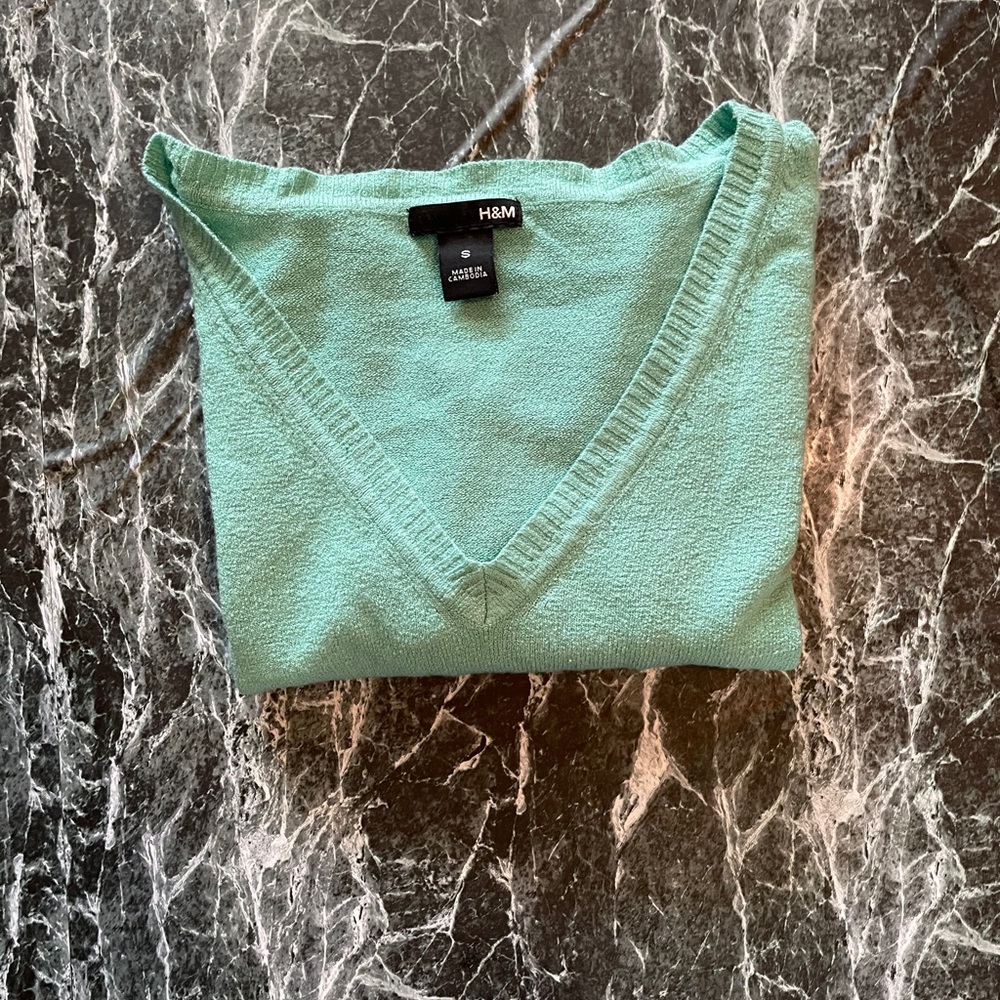 Women’s V-neck Sweater